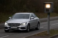 Fortkörning kan kosta bilist över en miljon