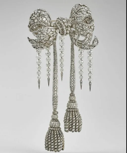 En diamantbrosch tillhörande kejsarinnan Eugénie (Bild: Louvren)