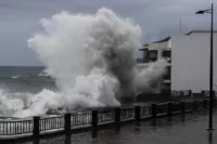 Jättevågor drabbar Teneriffa