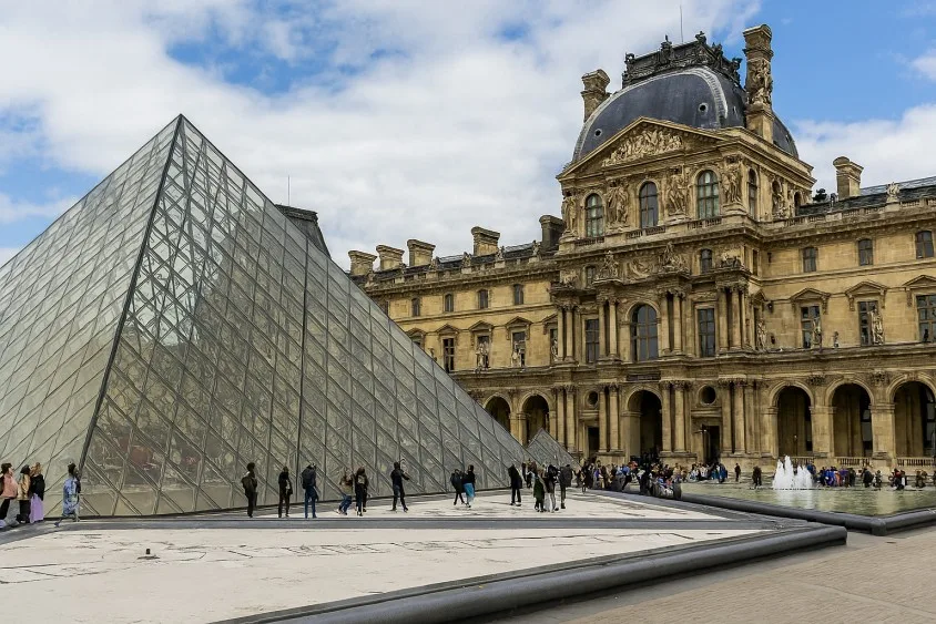 Louvre i Paris