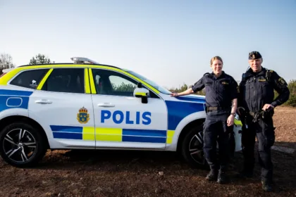 Trafikpolis Malin Dahlström och ingripandepolis Michael Hörnell